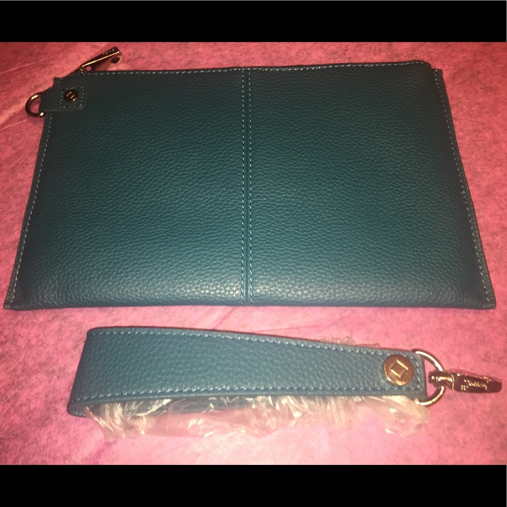 Jewell / Thirty-One Faux Pebbled Leather Wristlet